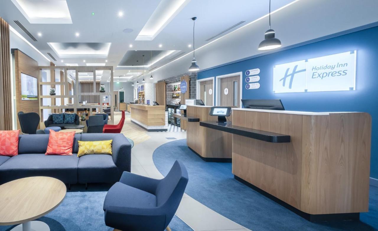 Holiday Inn Express - Fleet By Ihg מראה חיצוני תמונה