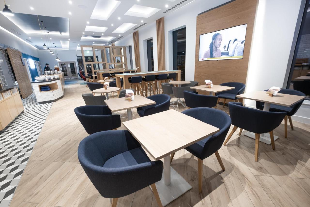 Holiday Inn Express - Fleet By Ihg מראה חיצוני תמונה