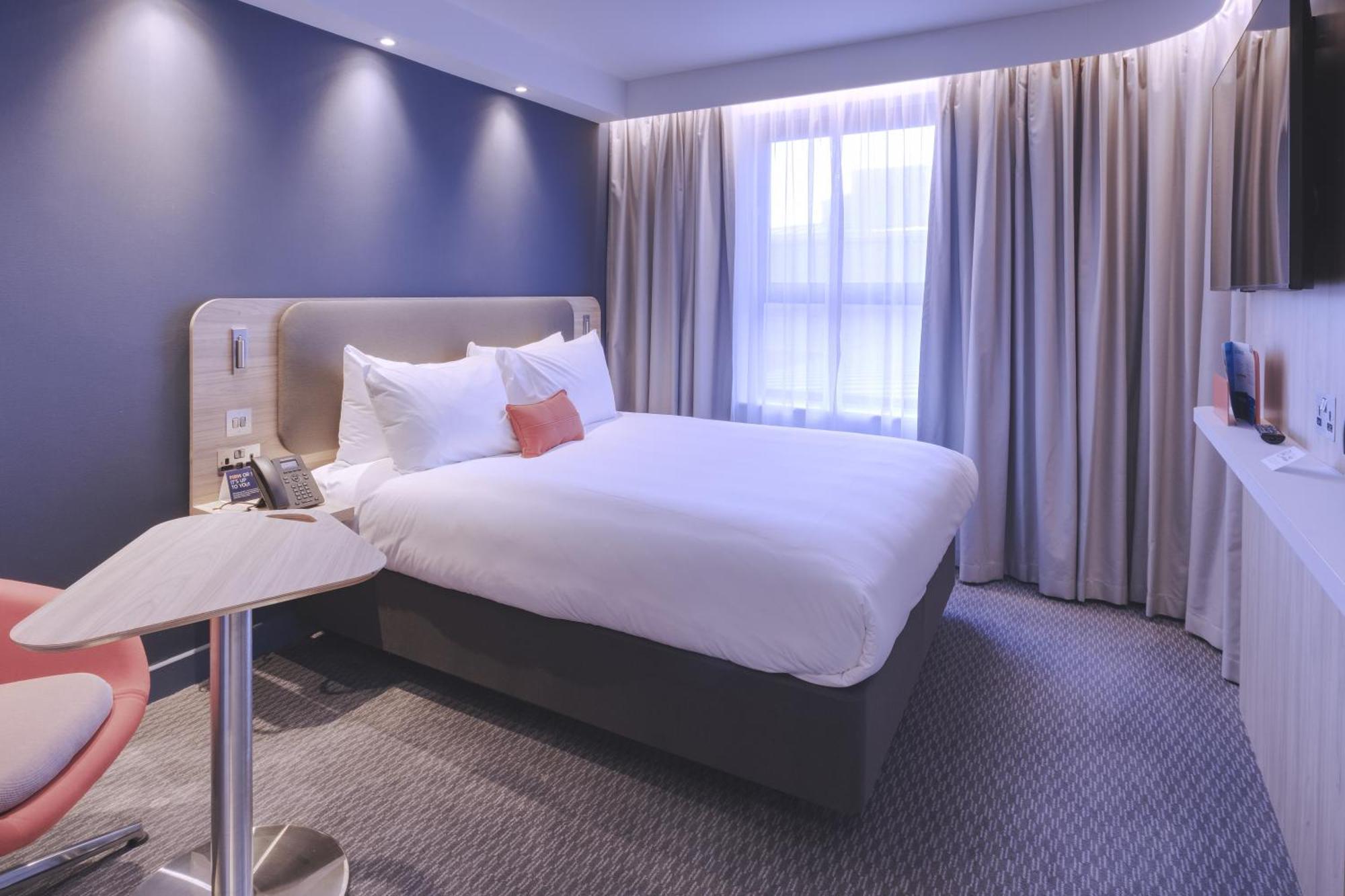 Holiday Inn Express - Fleet By Ihg מראה חיצוני תמונה