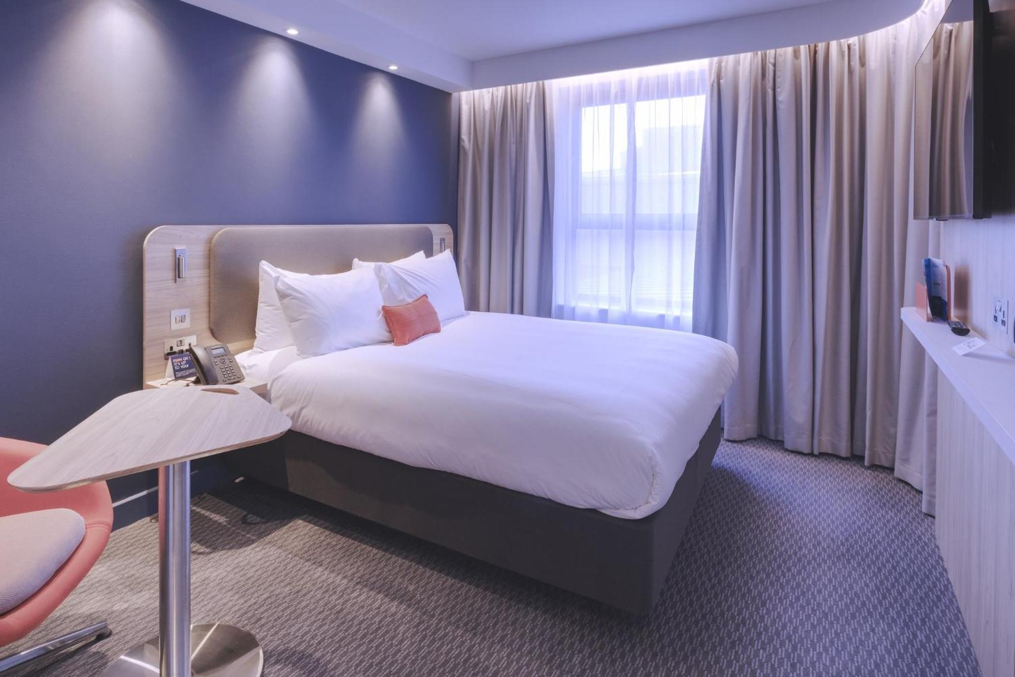 Holiday Inn Express - Fleet By Ihg מראה חיצוני תמונה